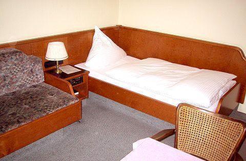 Hotel Goldinger Landstuhl Pokój zdjęcie